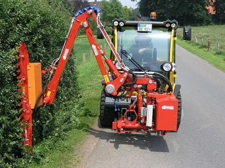 Ceļmalu un grāvju pļāvējs Ducker KBM 350
