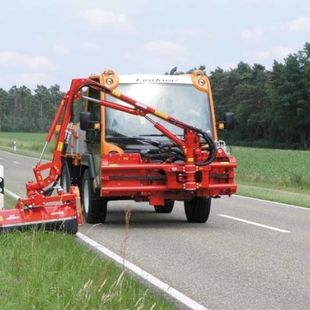 Ceļmalu un grāvju pļāvējs Ducker MBM 400